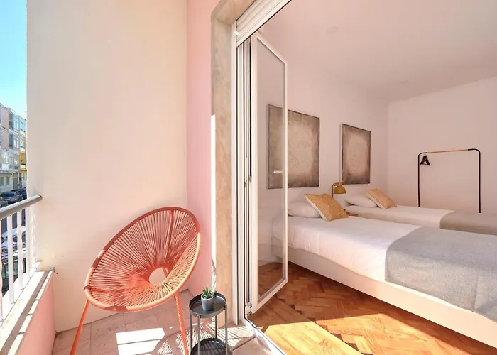 شقة Enjoy The Sunny Balcony, By Timecooler Lisboa