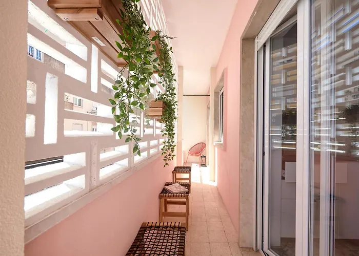 Enjoy The Sunny Balcony, By Timecooler Lisboa